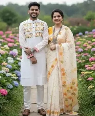 এক্সক্লুসিভ ধুপিয়ান সিল্ক শাড়ি এবং ম্যাচিং পাঞ্জাবি কাপল সেট